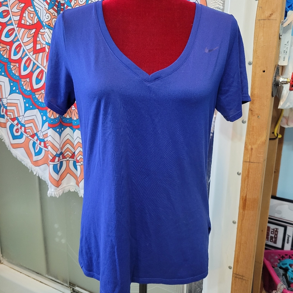 2 ladies Nike tops